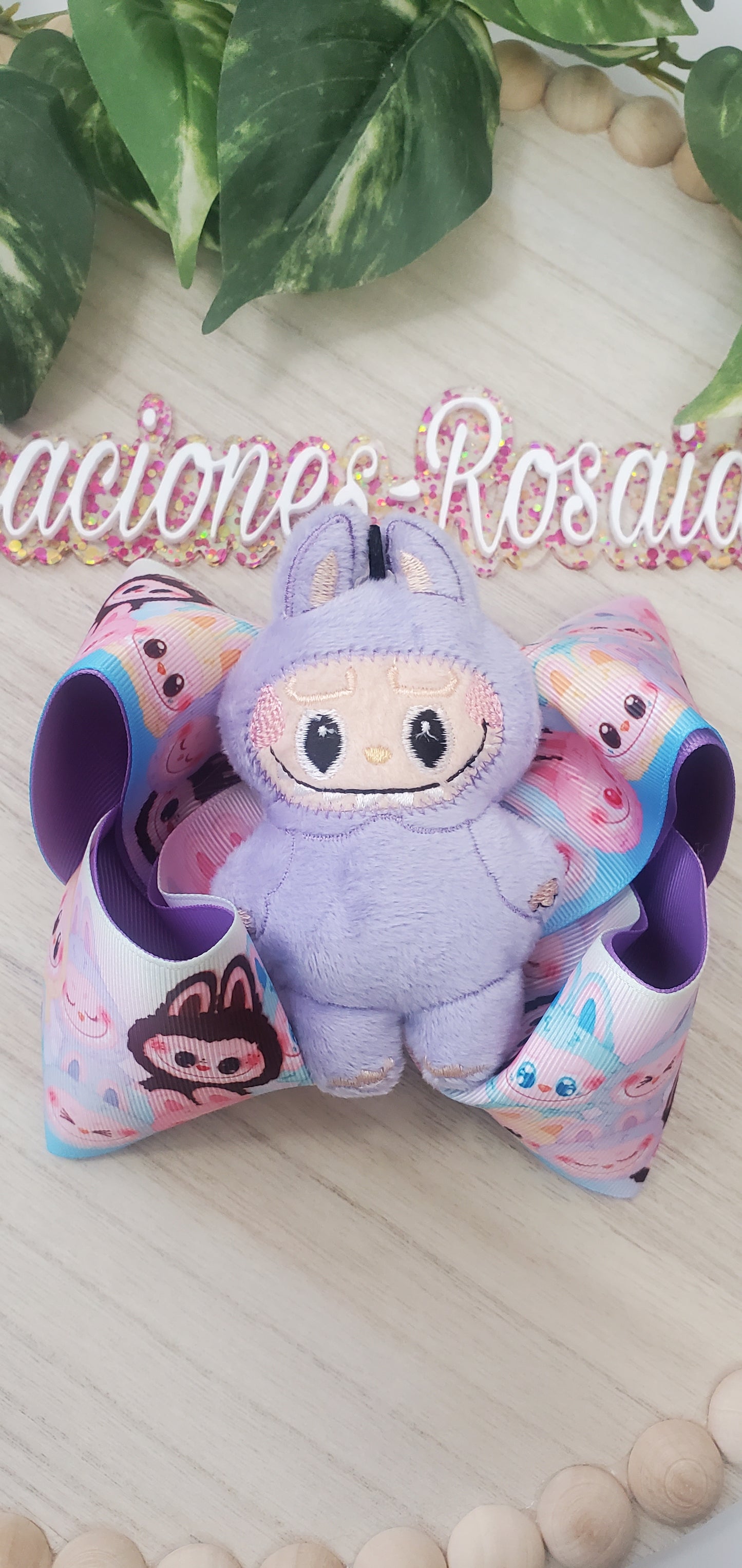 Labubu violeta peluche