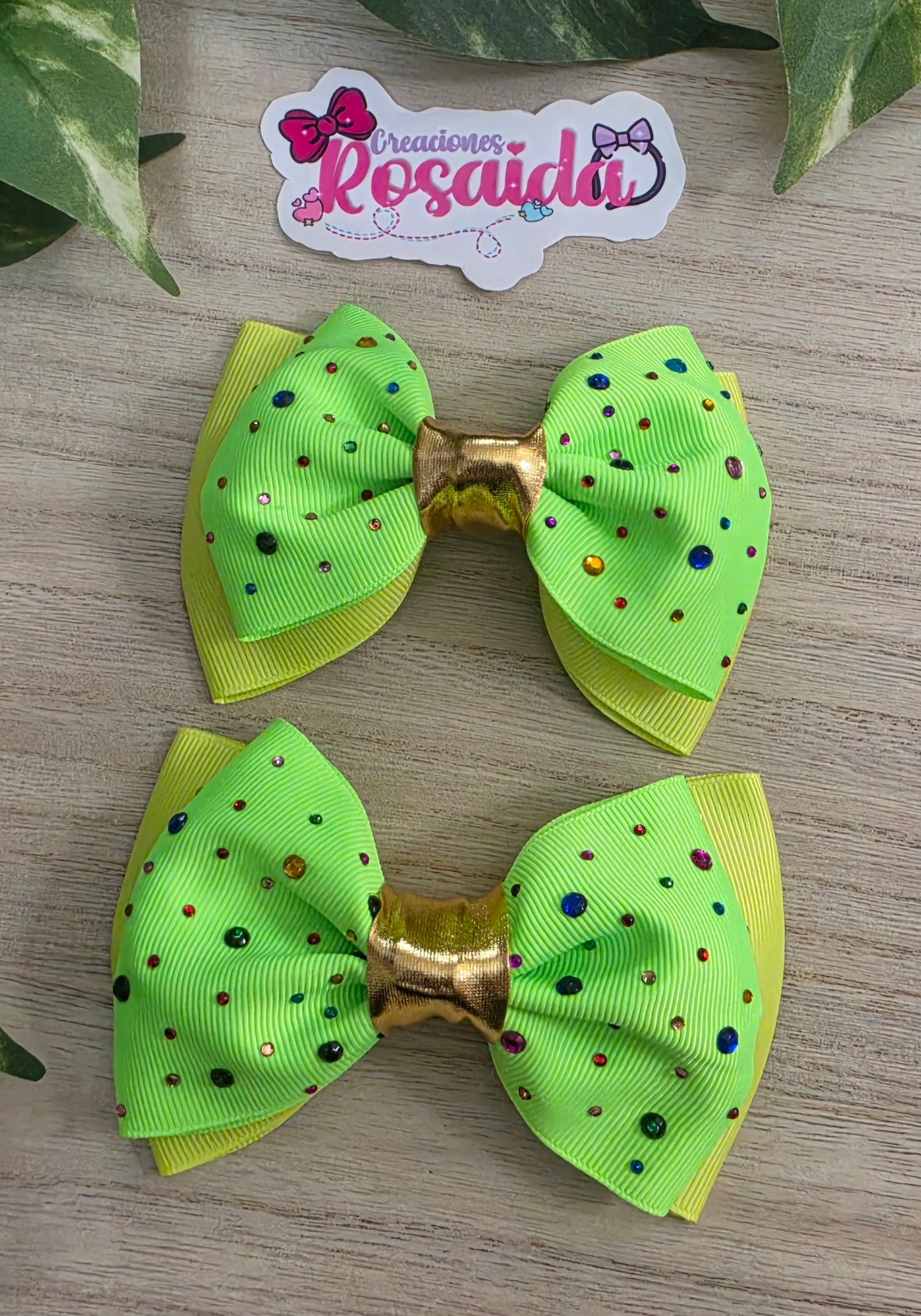 Paresitos Verdes con Piedritas