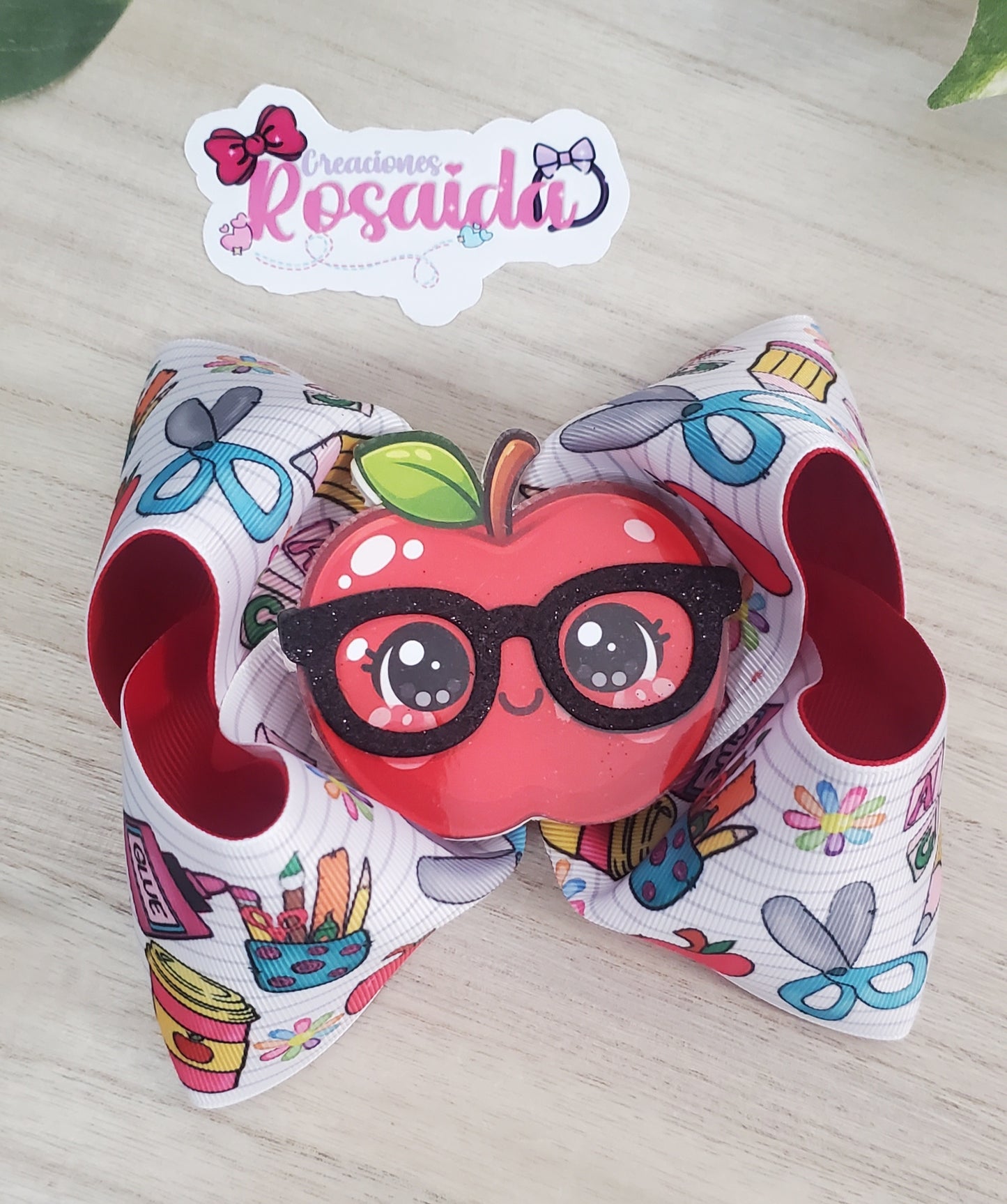 Manzana con lentes