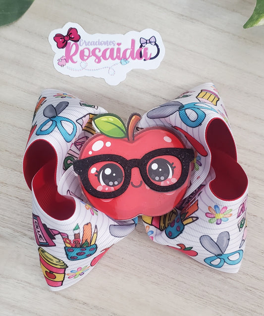 Manzana con lentes